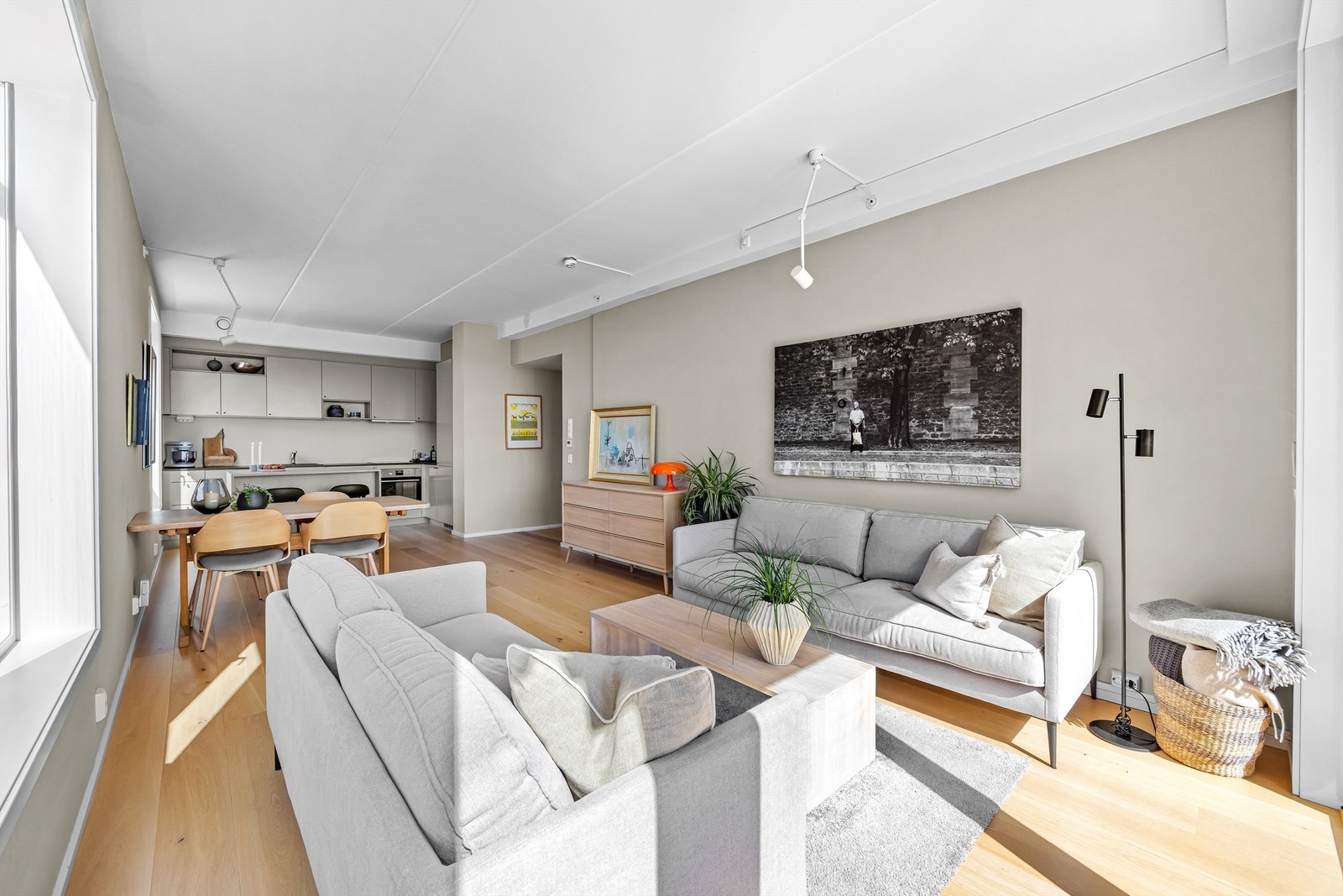 Leiligheten har balansert ventilasjon som sikrer et godt og stabilt inneklima året rundt. Galleribilde