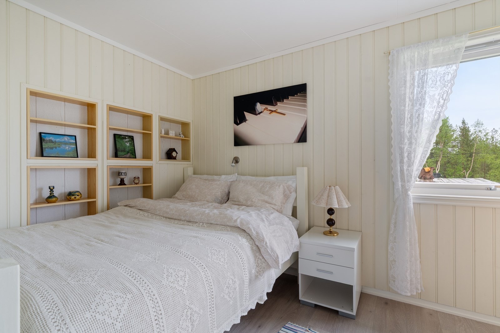 Siste soverom i hovedetasjen er på 8m². Galleribilde