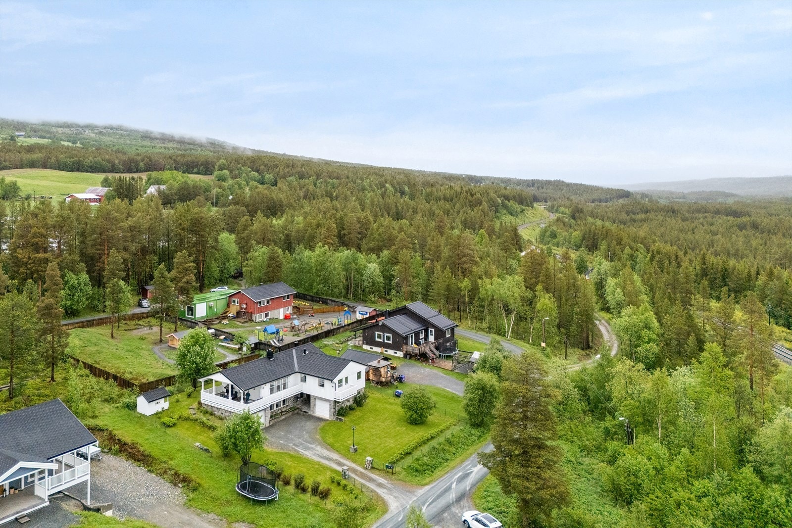 I umiddelbart nærhet finner man også utallige frilufts-og turmuligheter. Galleribilde