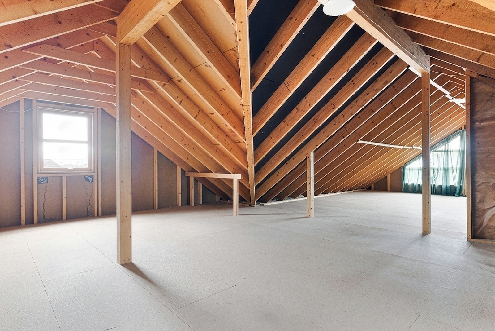 Uinnredet loft. Galleribilde