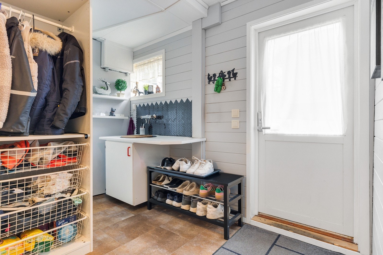 Kjellerinngang. Galleribilde