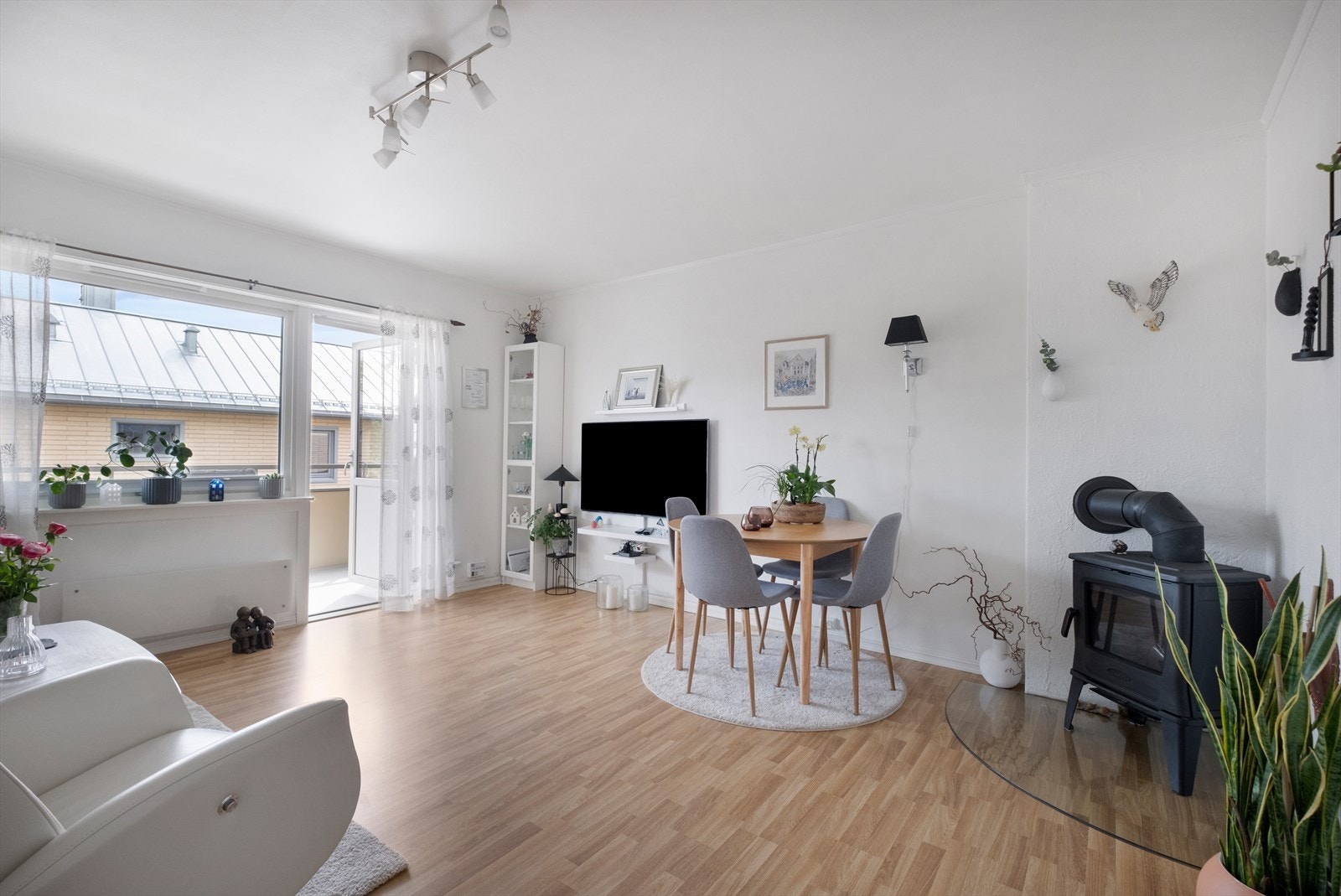 Utgang til veranda fra stuen Galleribilde