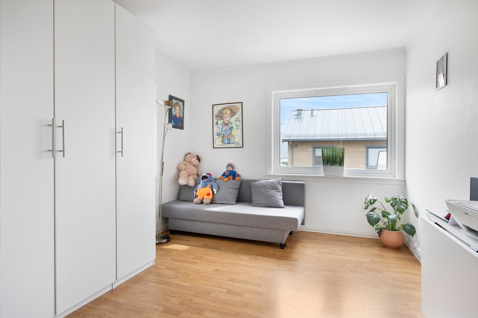 Fra soverom nr 2 som også har godt med skap-plass Galleribilde