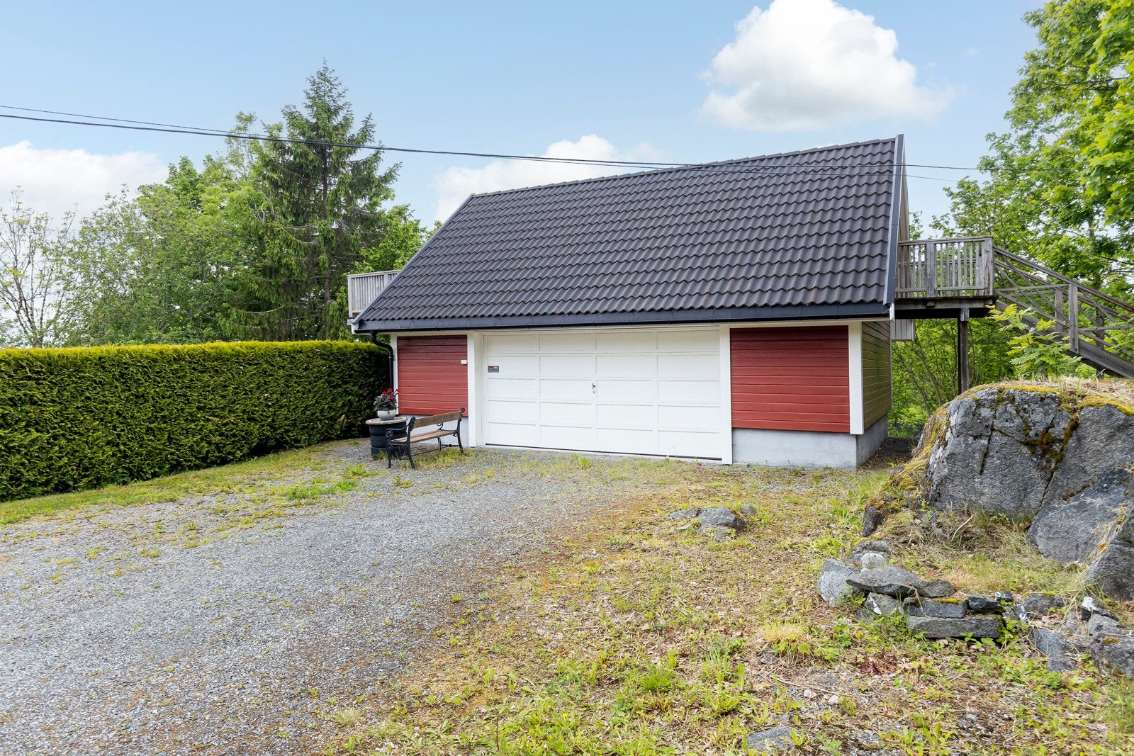 Innholdsrik garasje Galleribilde