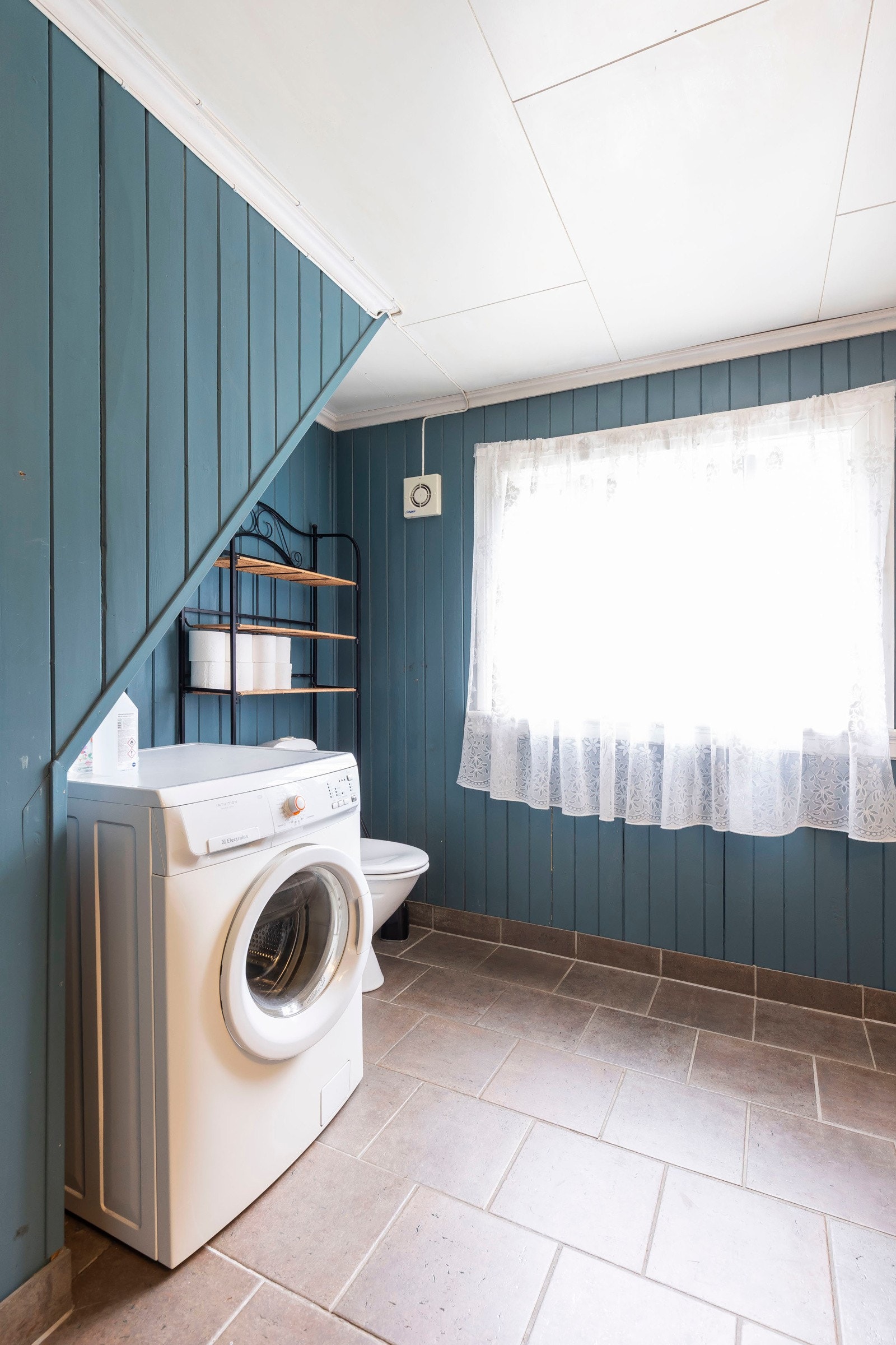 Bad med plass til vaskemaskin Galleribilde