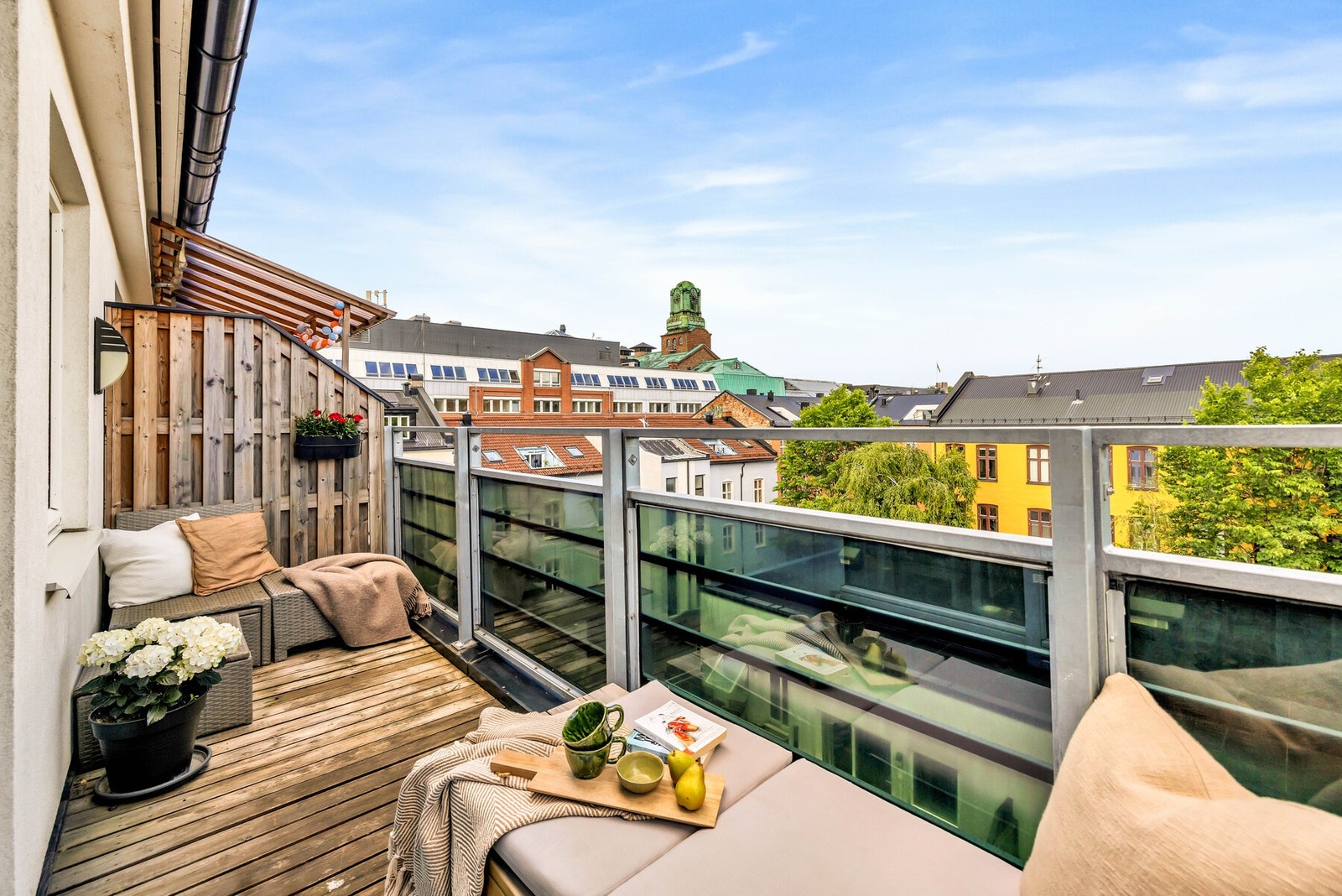 PrivatMegleren Grünerløkka presenterer en lys og gjennomgående 4-roms selveierleilighet. Fotokred iSnitt Galleribilde