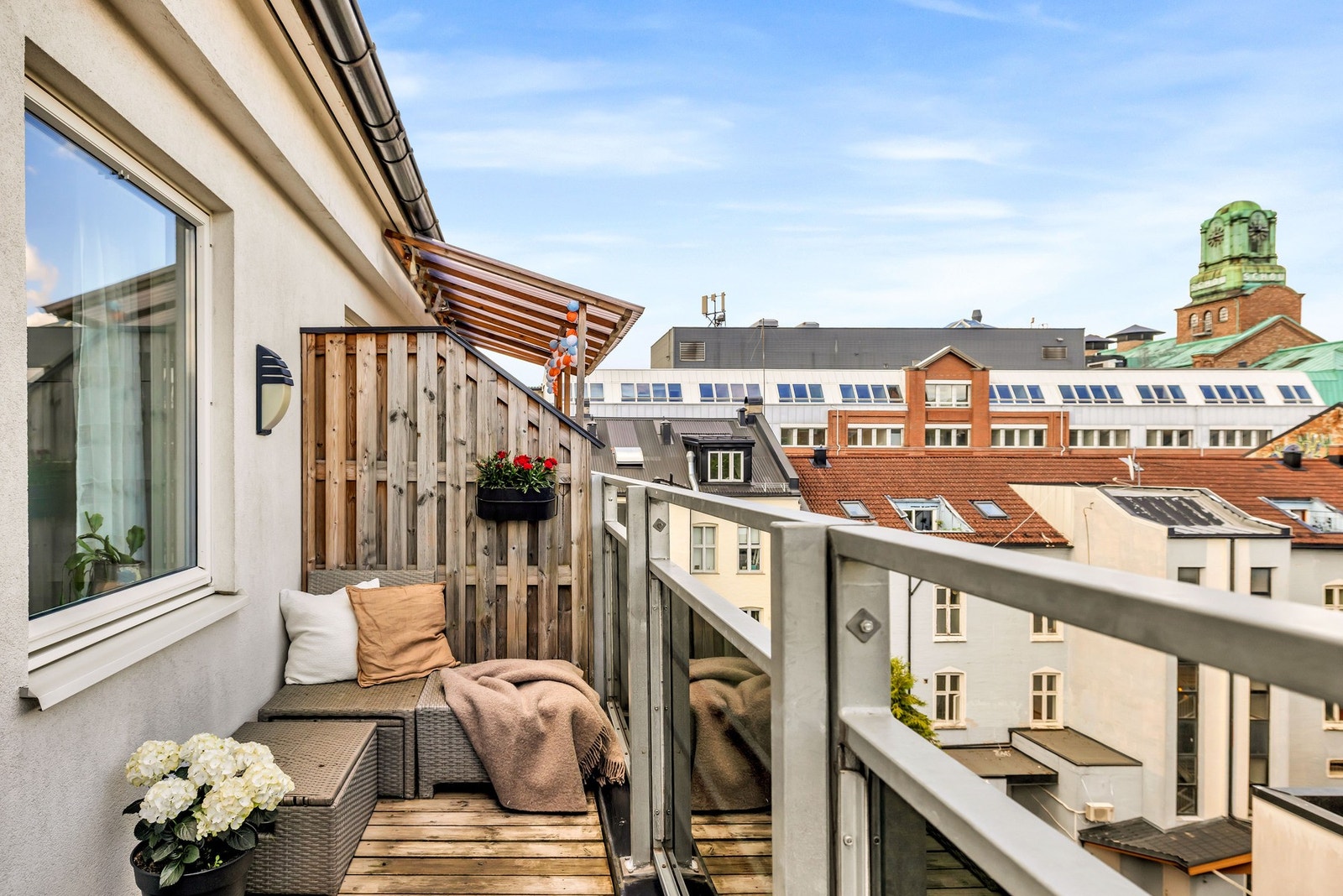 Her er det god plass til utemøblment. Galleribilde