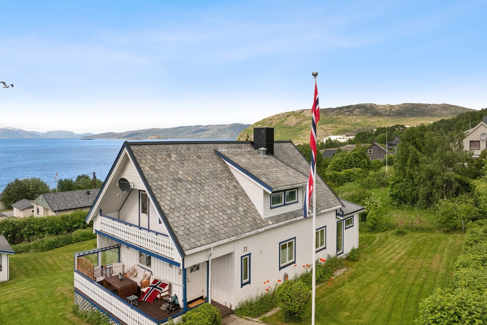 Enebolig med en stor eiertomt på over 1,3 mål og idyllisk utsikt over Altafjorden. Galleribilde