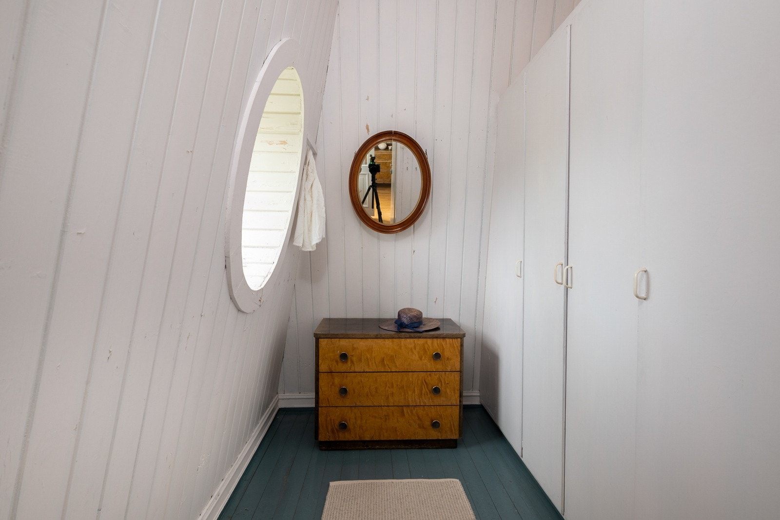 Walk-in closet. Galleribilde
