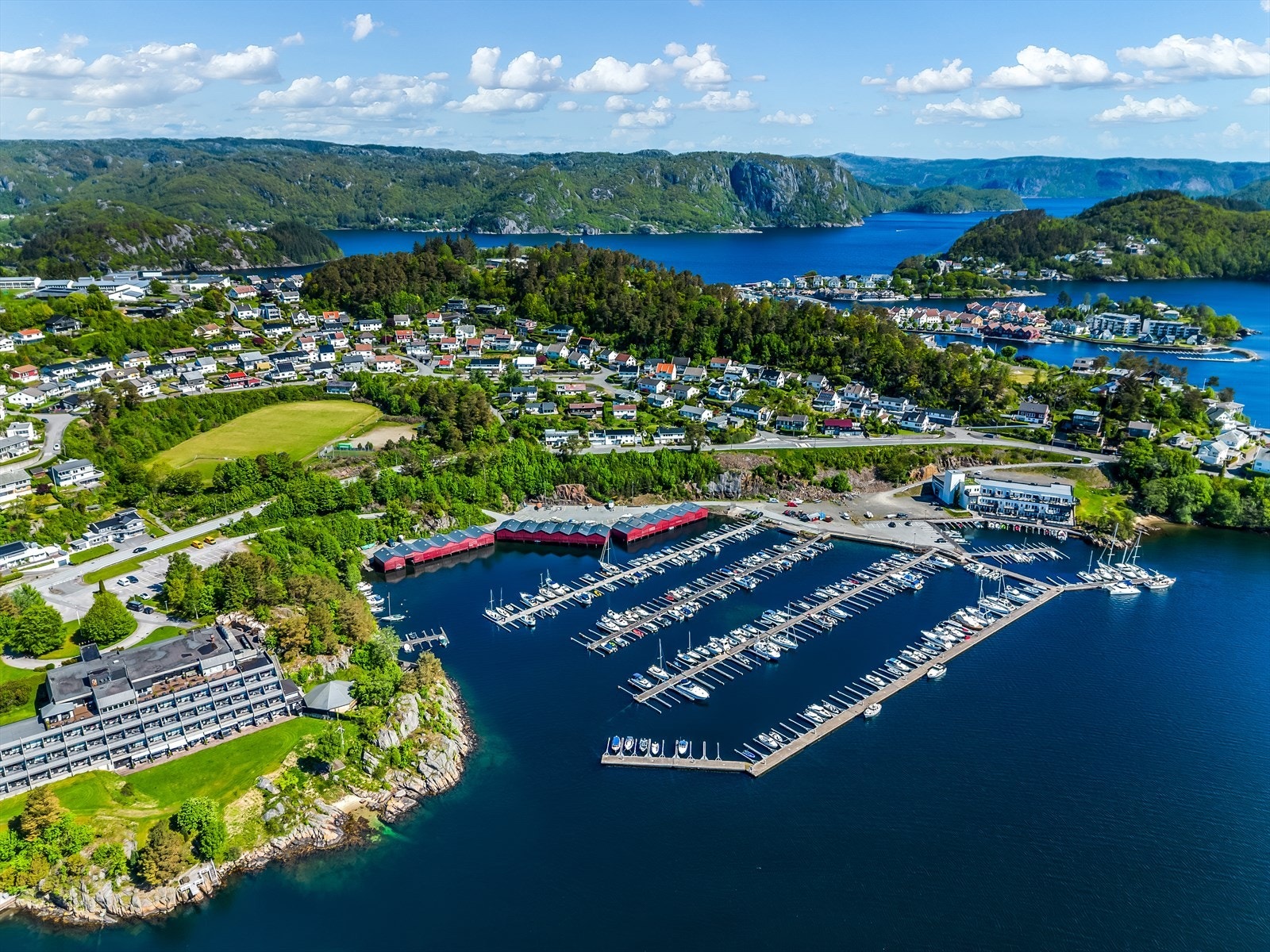 Området byr på nærhet til sjø, båthavn og vakker sørlandsnatur. Galleribilde