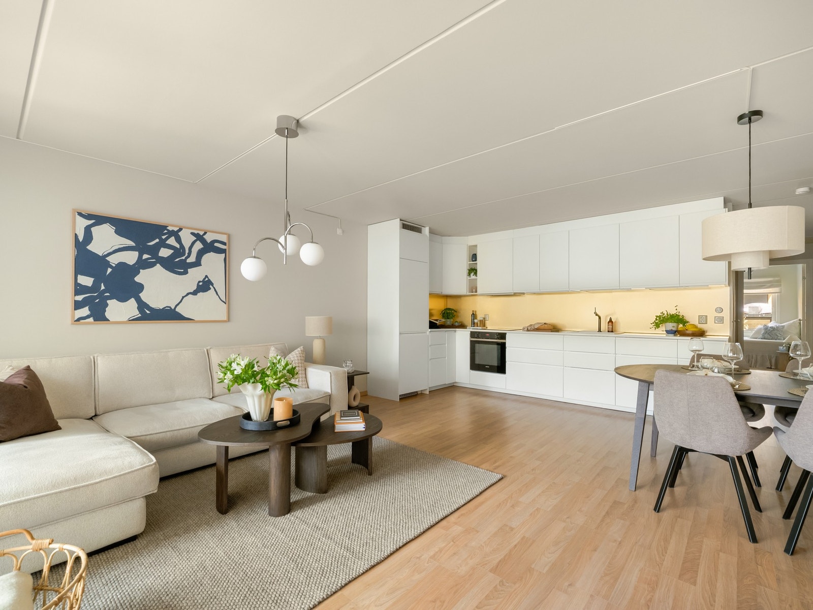 Vi går inn for å ta en titt- Galleribilde