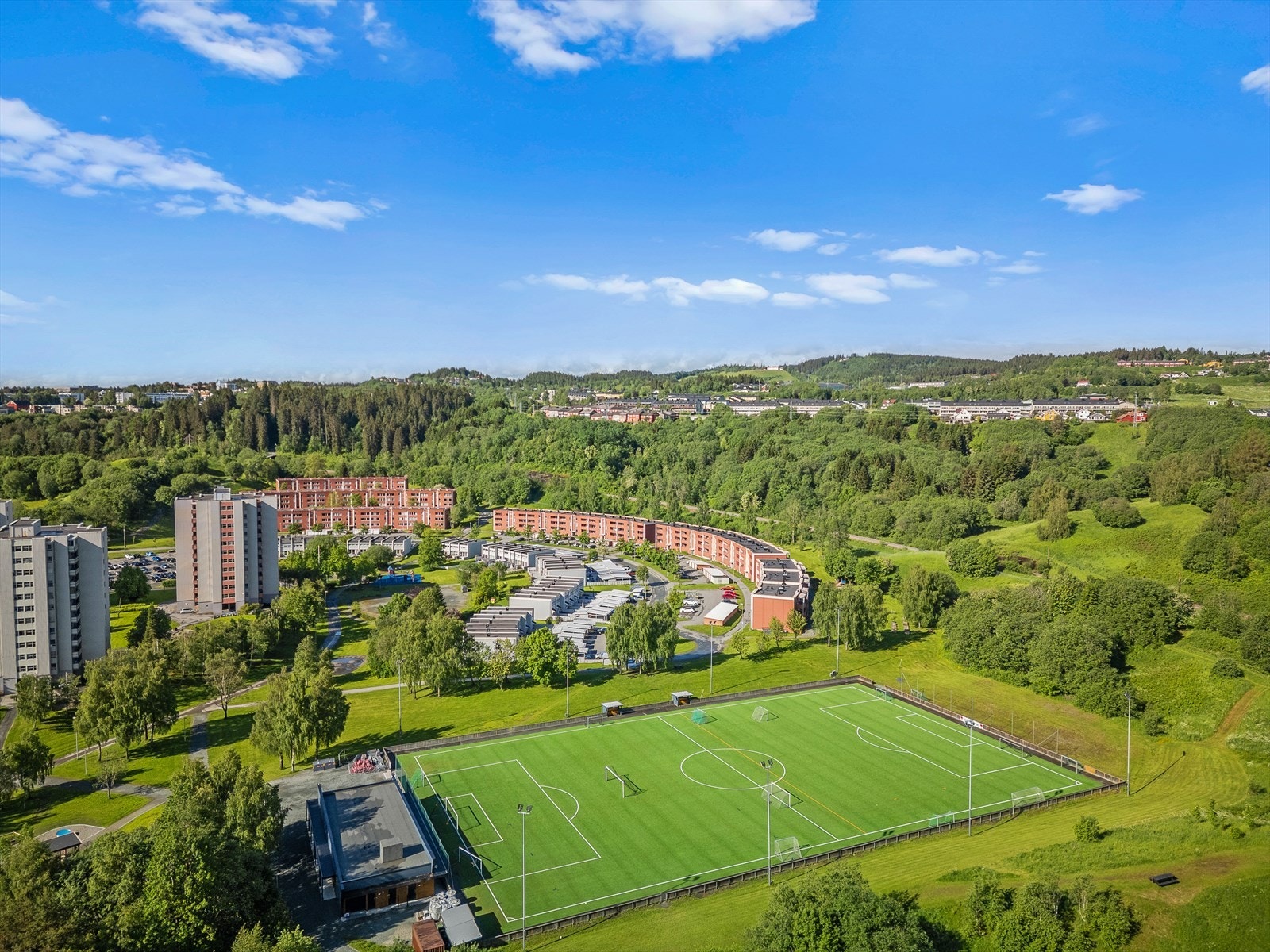 Siero Arena, fotballbanen som ligger rett ved leiligheten. Galleribilde