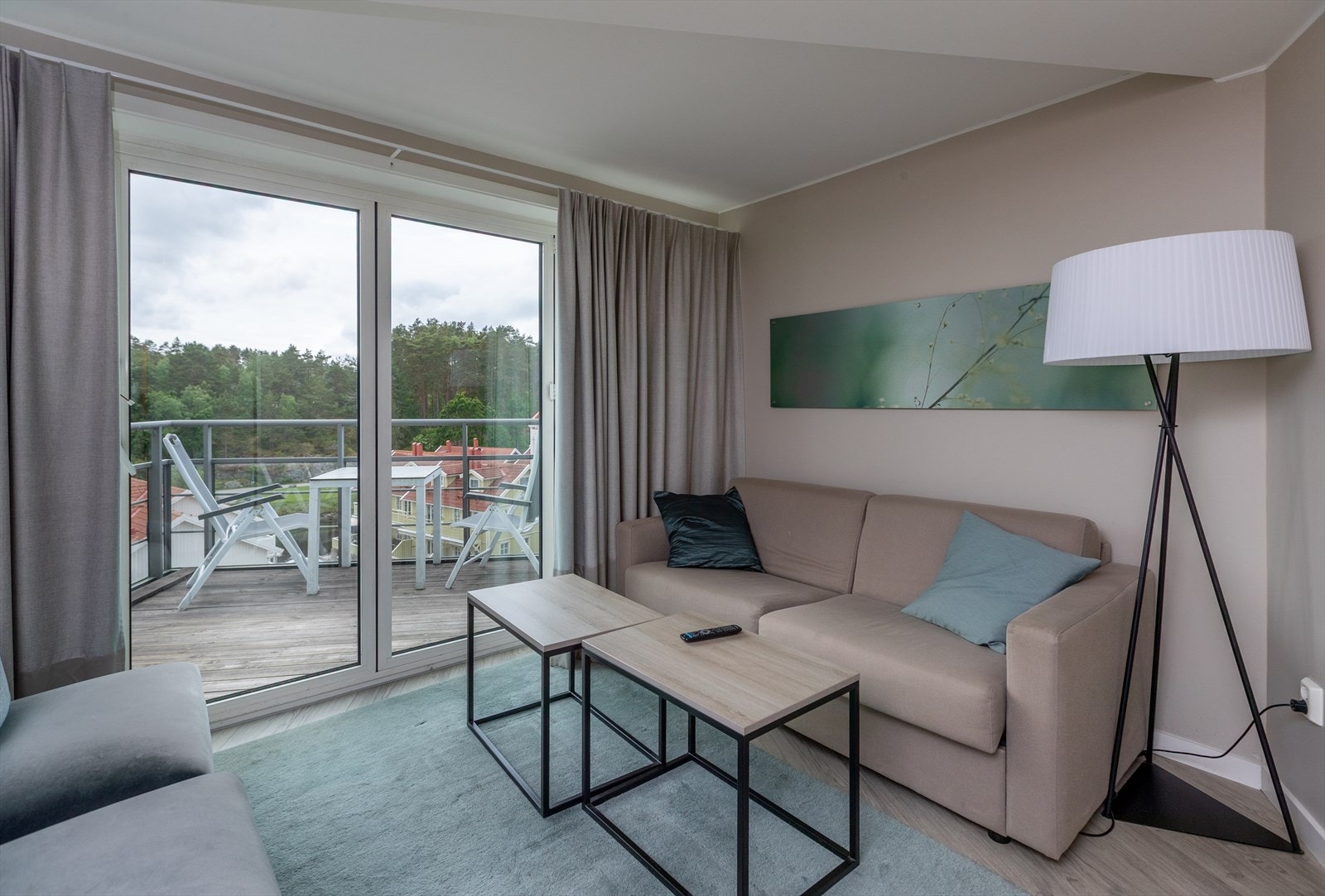 Utgang til veranda fra stuen Galleribilde
