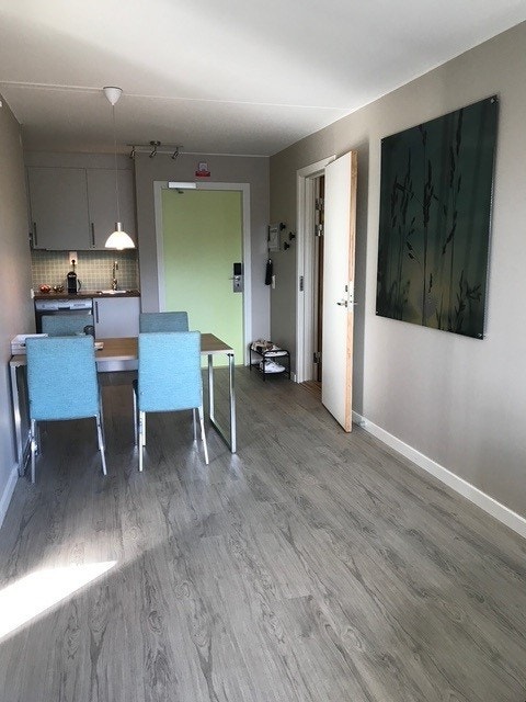 Fra stue mot kjøkken - privat foto Galleribilde