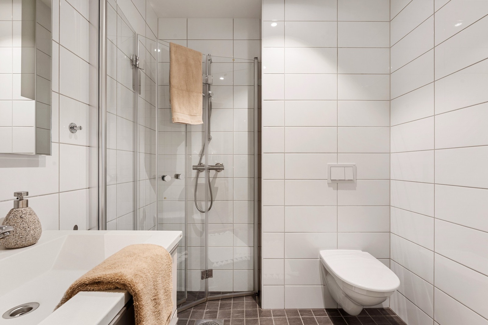 - Det andre badet har også alt man trenger - Galleribilde