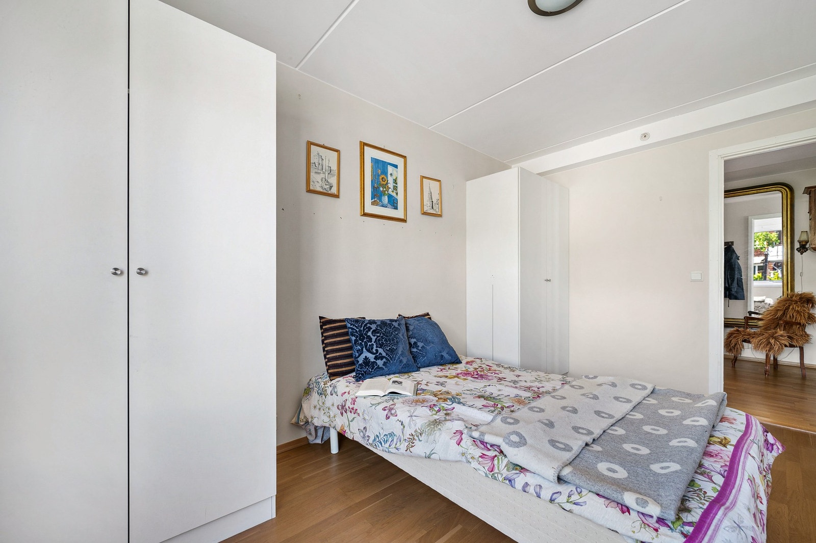 Hovedsoverommet har garderobeskap. Galleribilde
