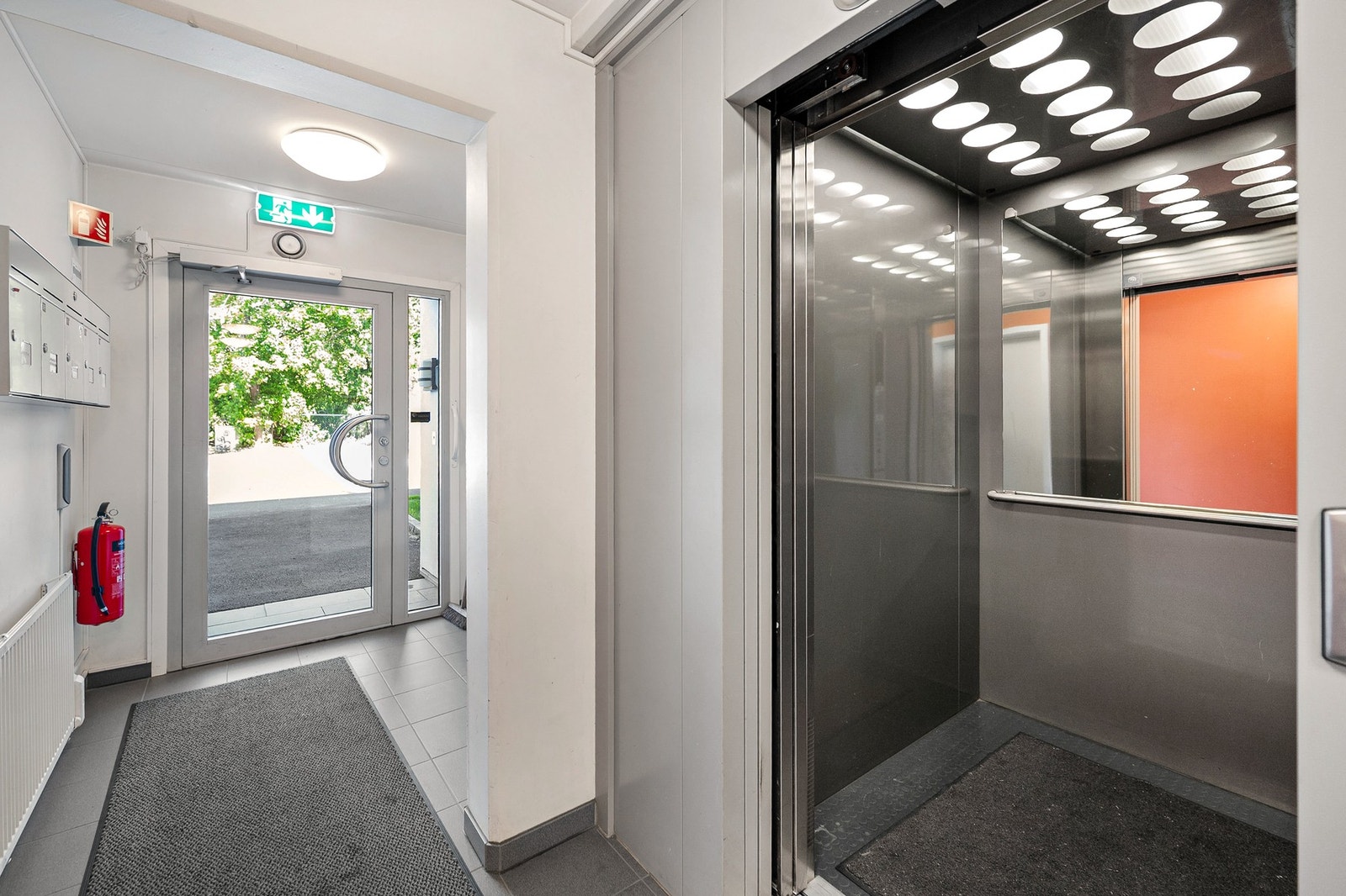 Heis i bygget for enkel adkomst. Galleribilde