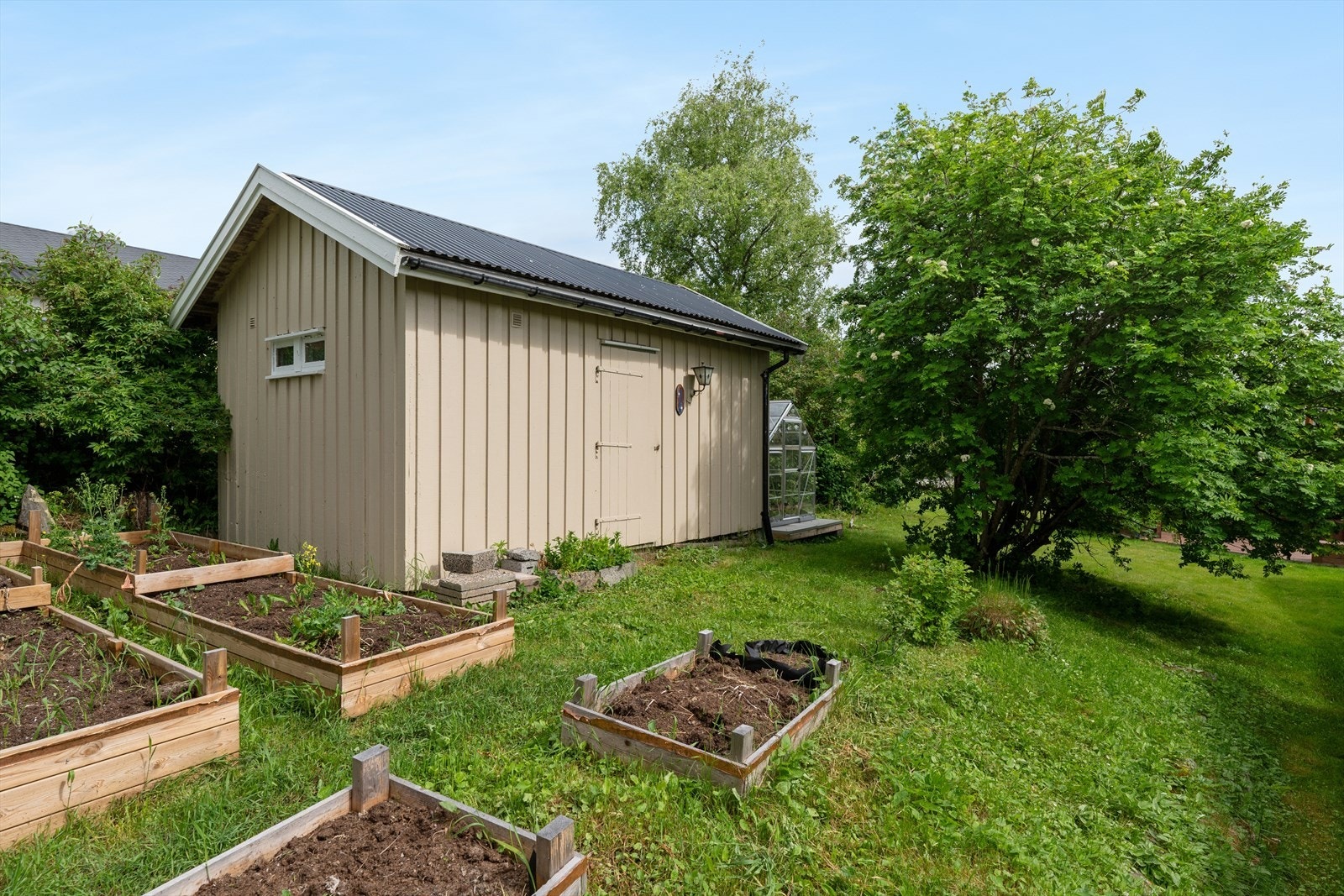 Pent opparbeidet uteområde Galleribilde