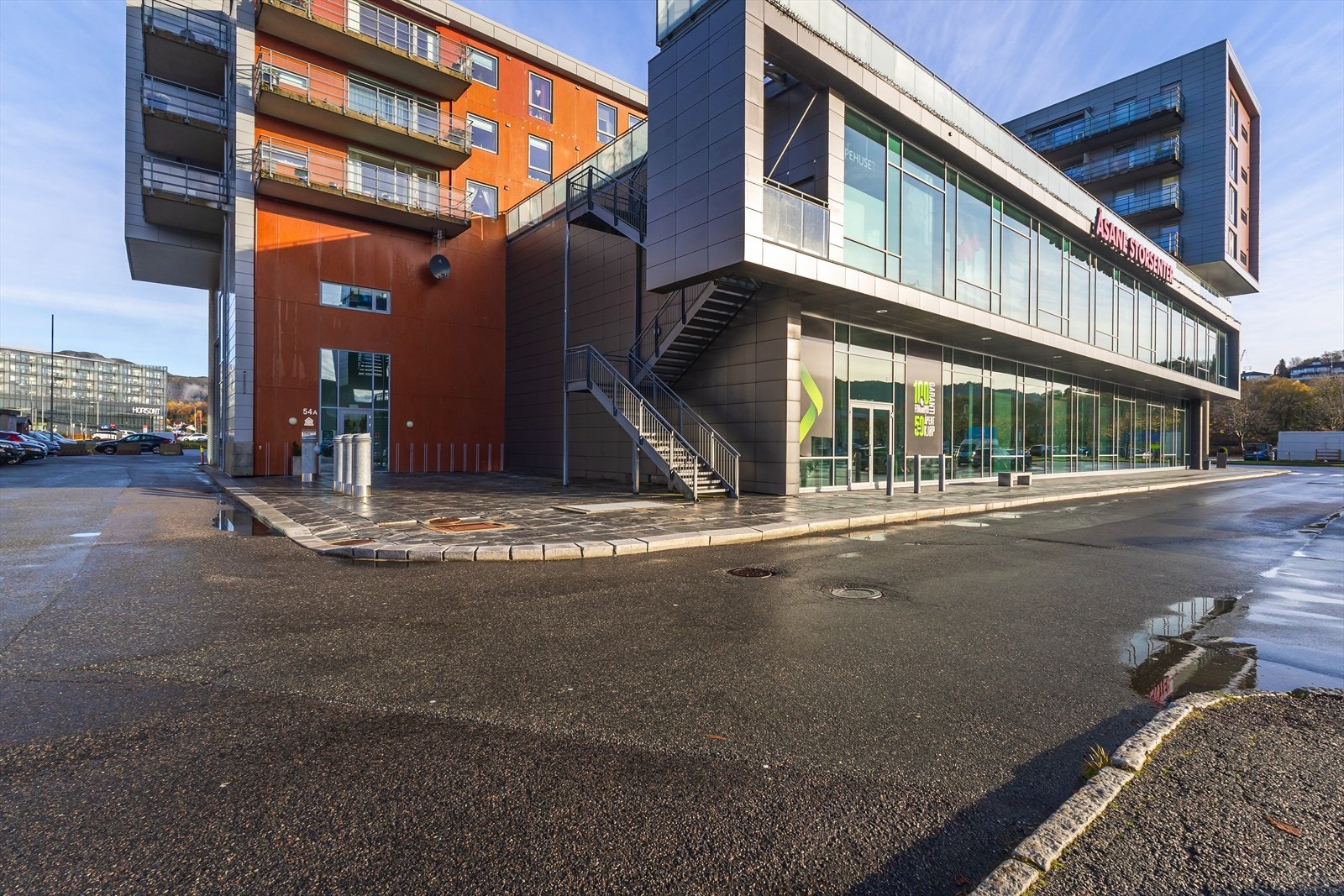 Her bor du midt i hjertet av Åsane, med alt du trenger rett utenfor døren. Galleribilde