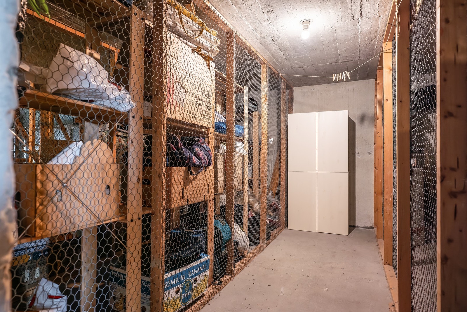 Leiligheten har 2 boder, en i kjeller og en i 11. etasje. Galleribilde