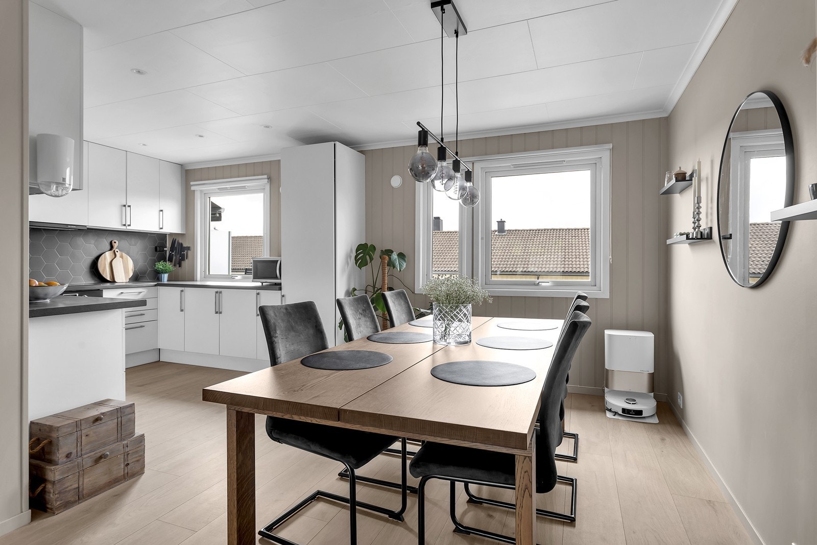 Velkommen inn! Vi starter oppe i 2.Etasje Galleribilde