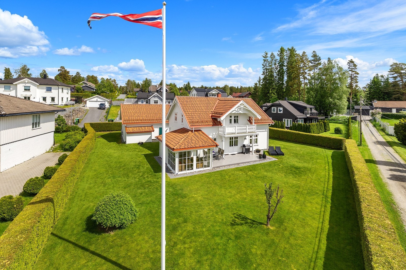 Eiendomsmegler Krogsveen v/Christian Blenne Lien ønsker velkommen til Glimmerveien 28!
Foto: Jørgen Sørebø Galleribilde