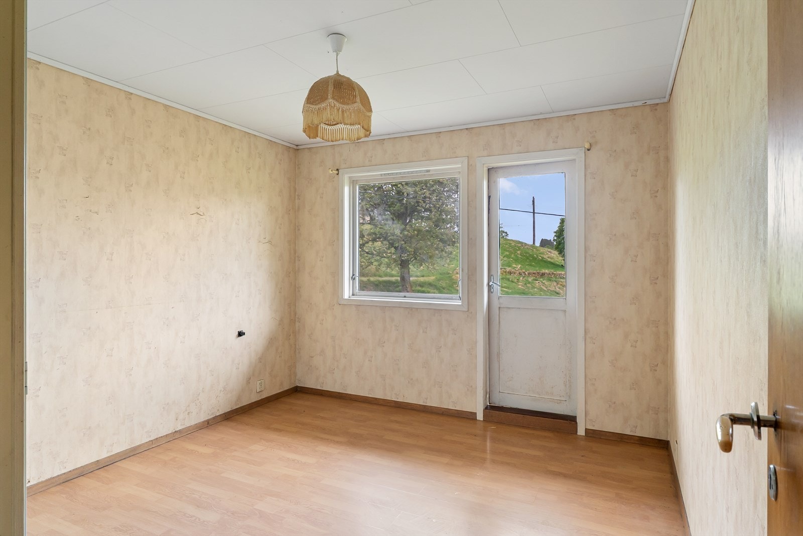 Ett av soverommene i hovedetasjen har direkte utgang til en stor balkong på 64 m². Galleribilde