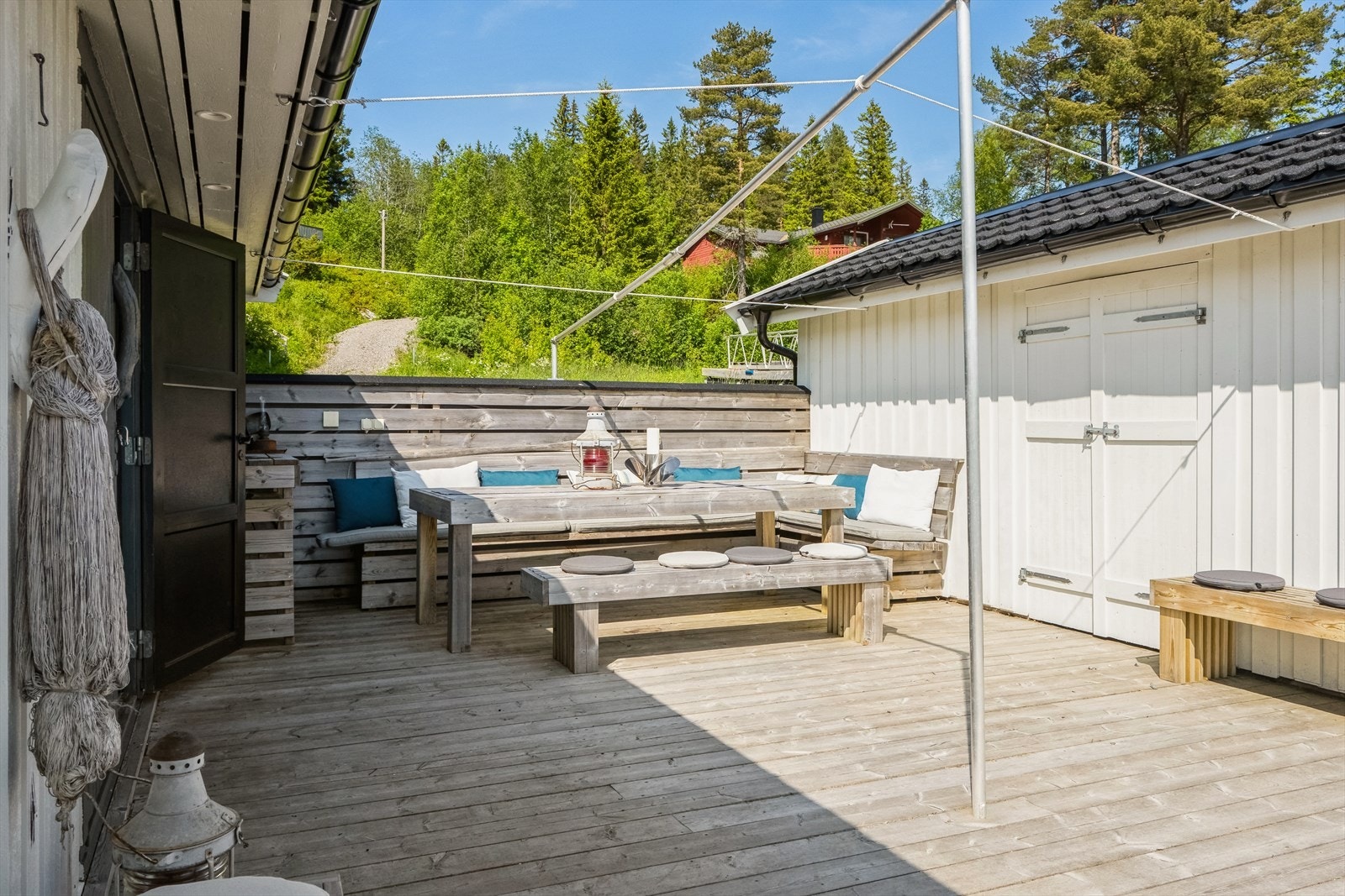 Naust og redskapsbod. Galleribilde