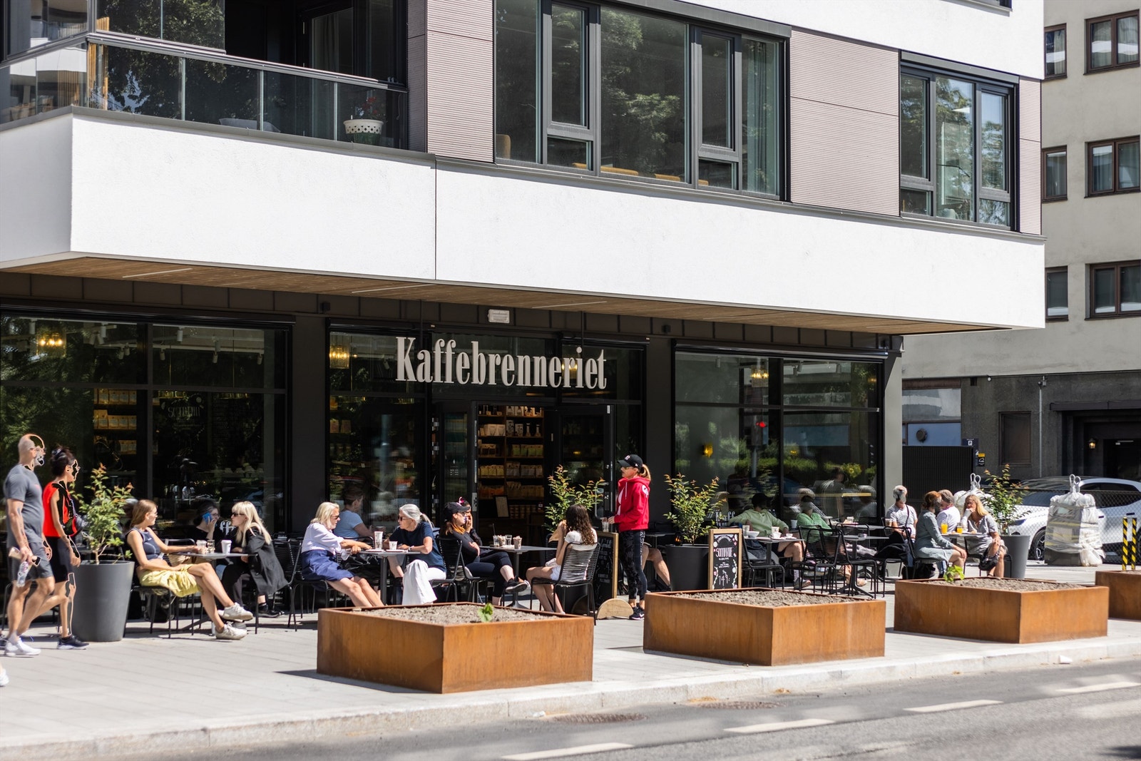 I nærområdet finner du et bredt utvalg av kaféer, restauranter og spesialforretninger som setter sitt preg på Frogner. Galleribilde