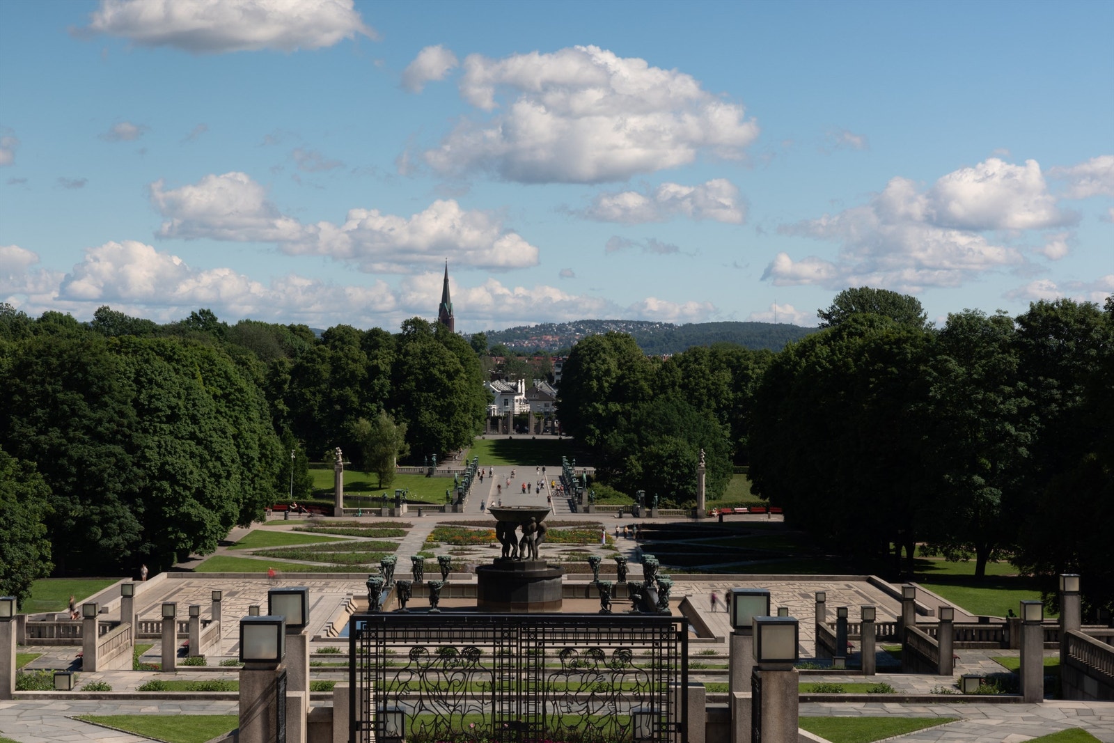 Frognerparken ligger få minutter fra boligen og blir en naturlig del av hverdagen året rundt. Galleribilde