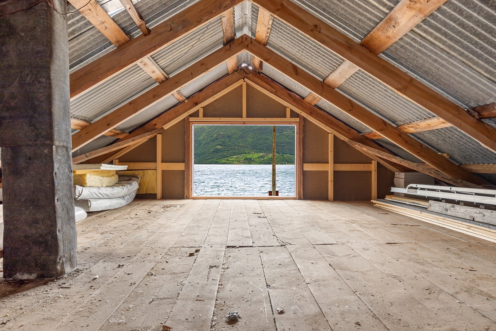 Loft over uthus Galleribilde
