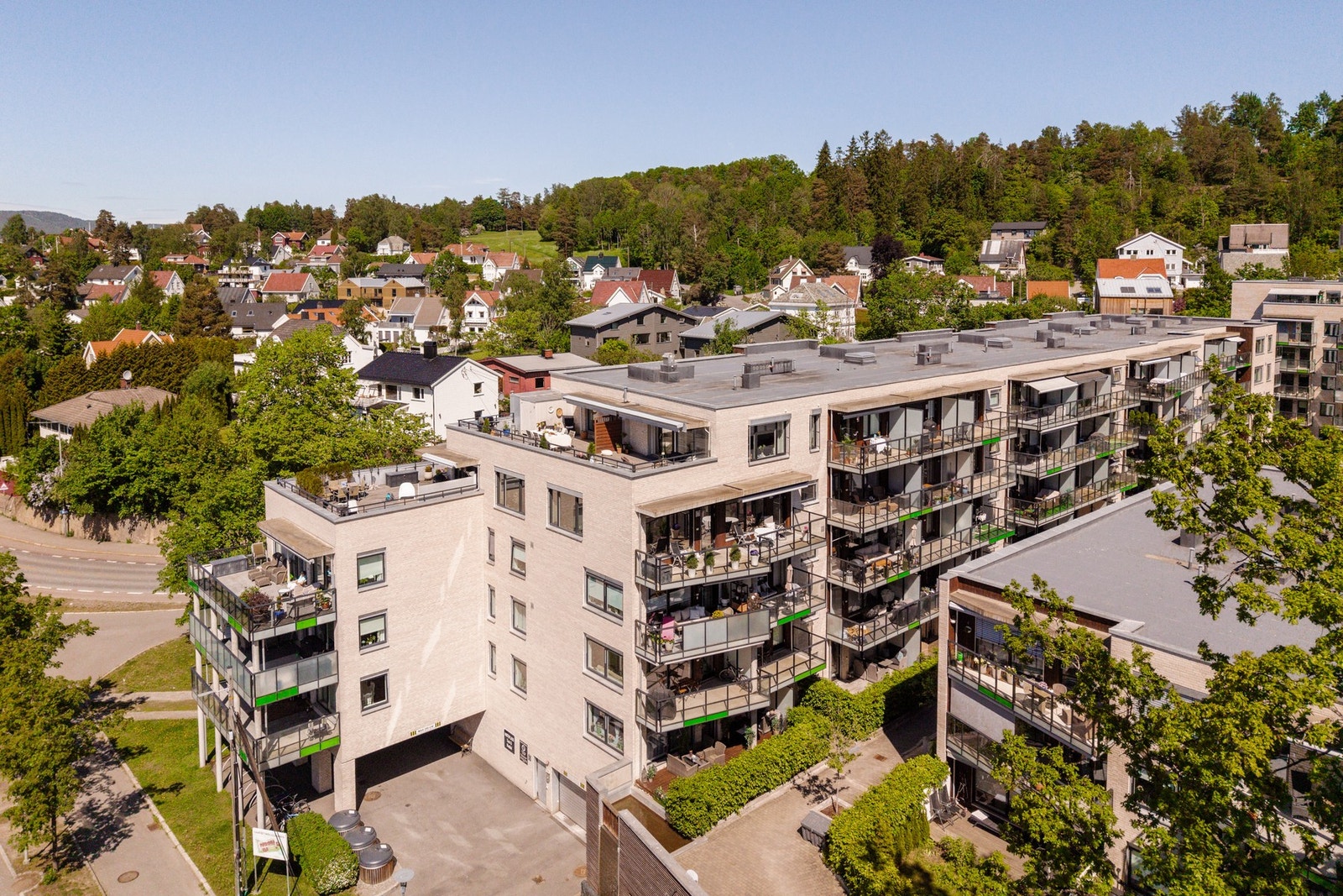 Boligen har en meget sentral beliggenhet i et attraktivt og barnevennlig boligområde på Østensjø/Bryn Galleribilde