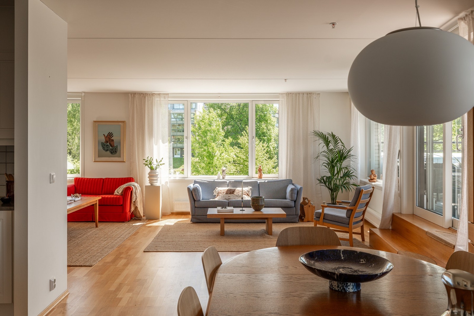 Leiligheten har en romslig og innbydende stue. Galleribilde