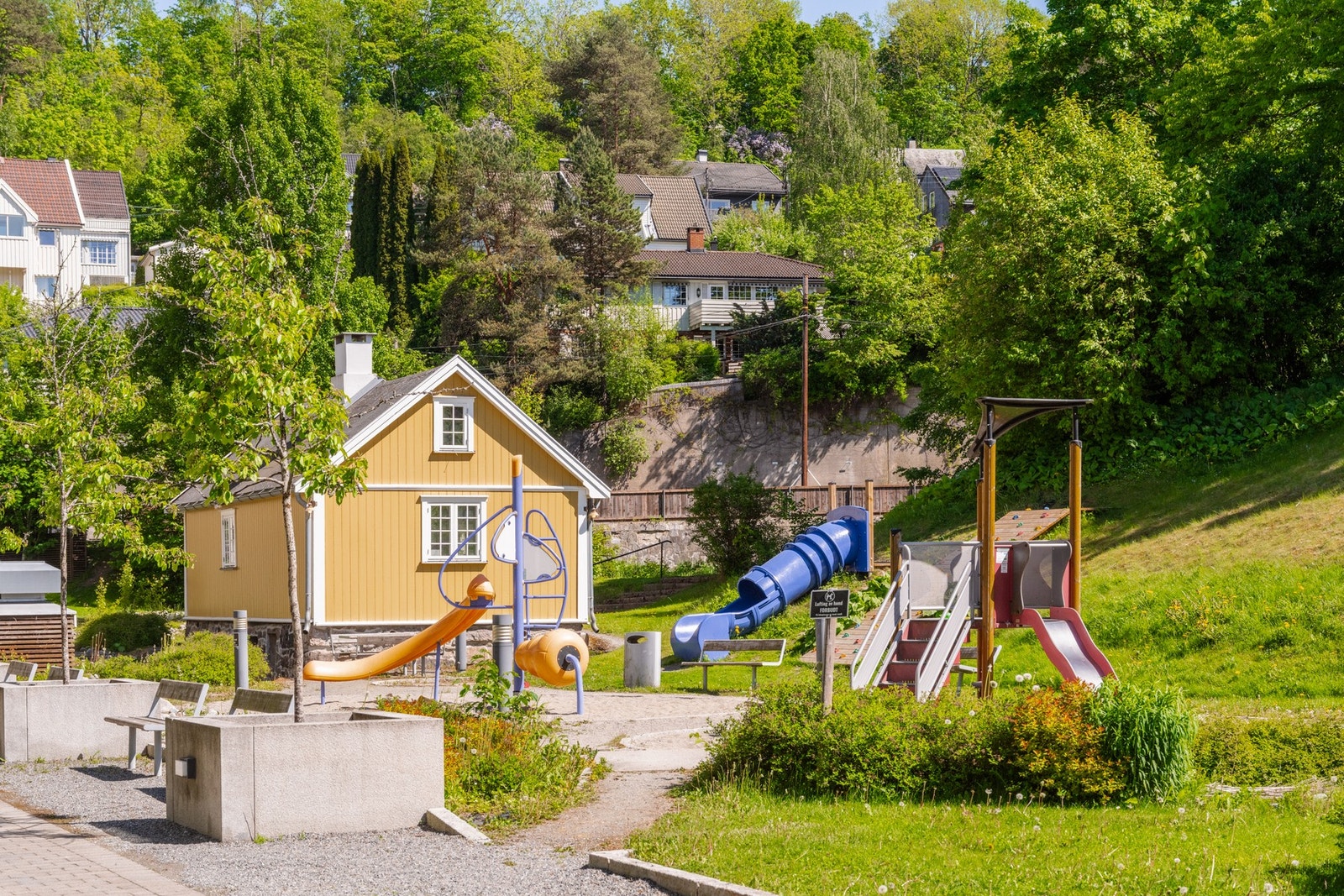 Deler av sameiets tomt er en del av det historiske og kulturelle stedet Christinedal, Dammen (Mølledammen) er også en del av sameiet. Galleribilde
