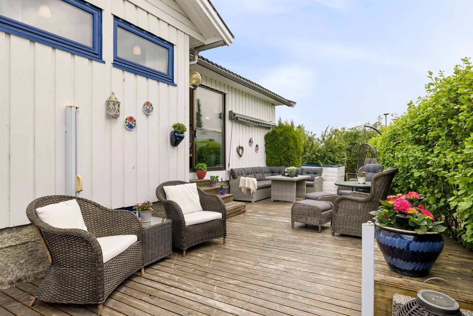 Her er det god plass til flere sittegrupper og grill m.m. Galleribilde