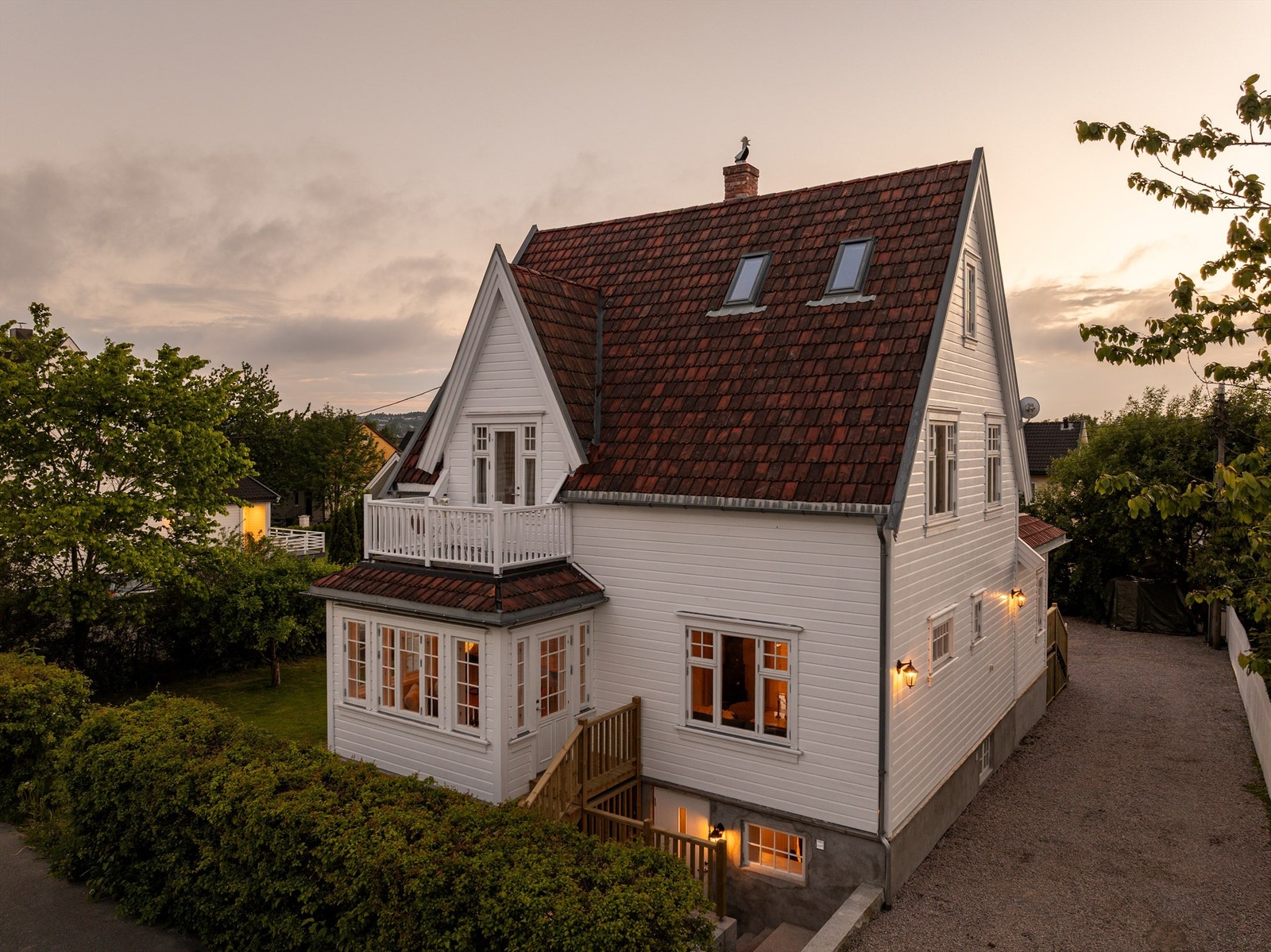 Krogsveen Fredrikstad og Sarpsborg Sentrum - Høyt påkostet, restaurert og ombygget enebolig fra 1928 med stor detaljrikdom.