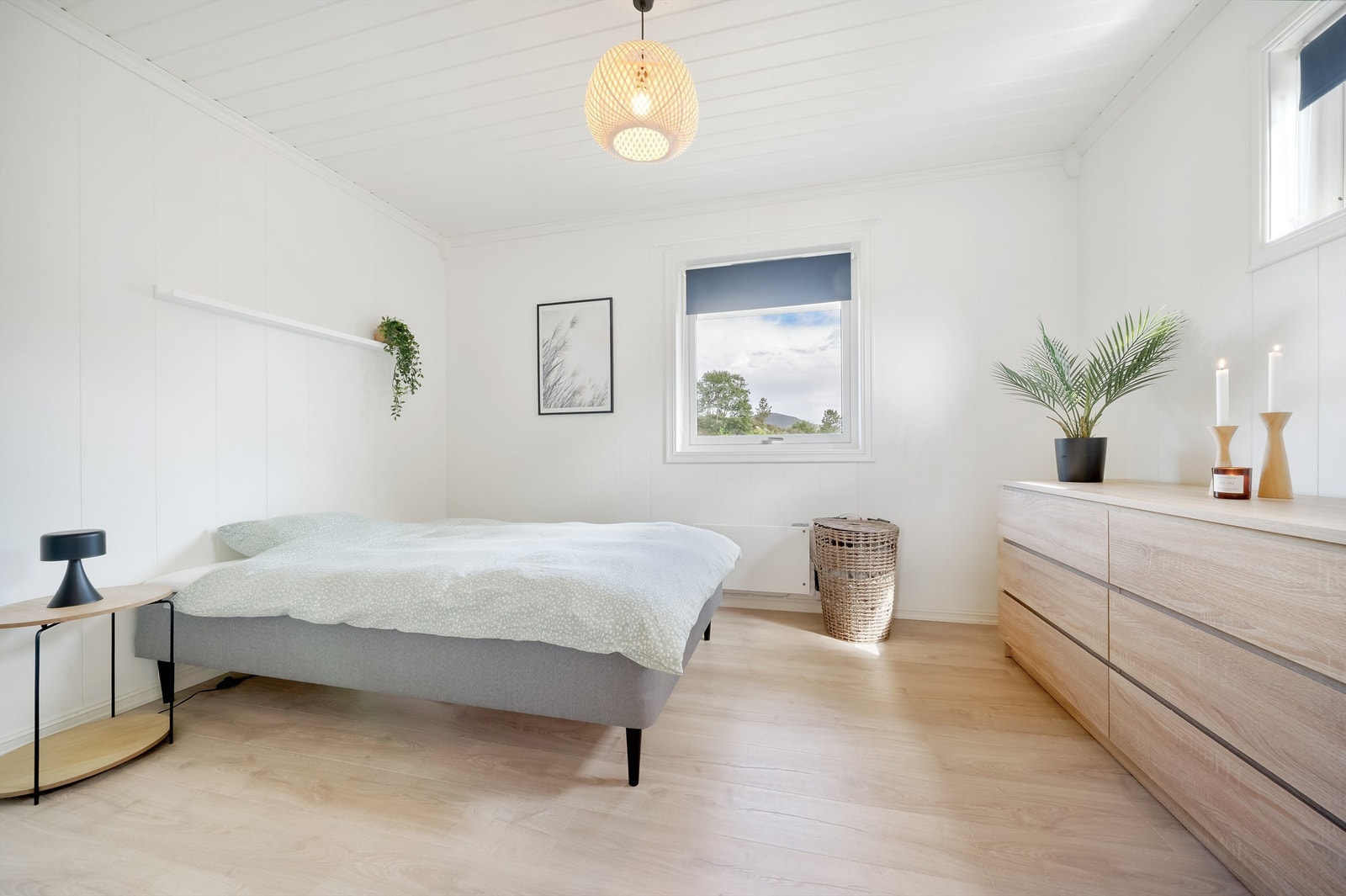 Rom innredet som soverom i hovedetasje. Galleribilde