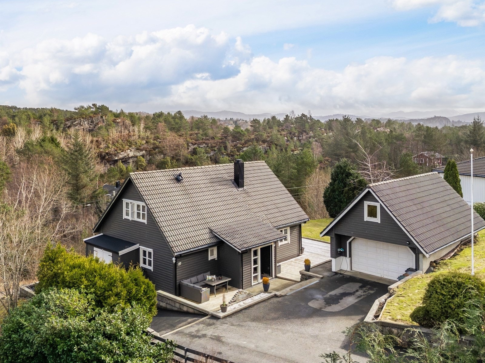 En stor familiebolig i flotte Kollevåg. Galleribilde