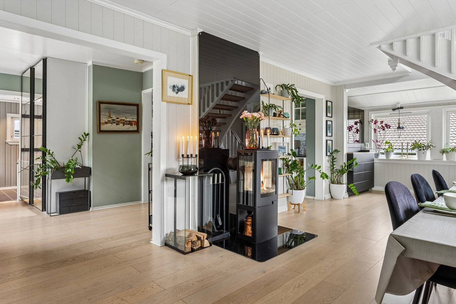 Den moderne peisovnen er et blikkfang i rommet! Galleribilde