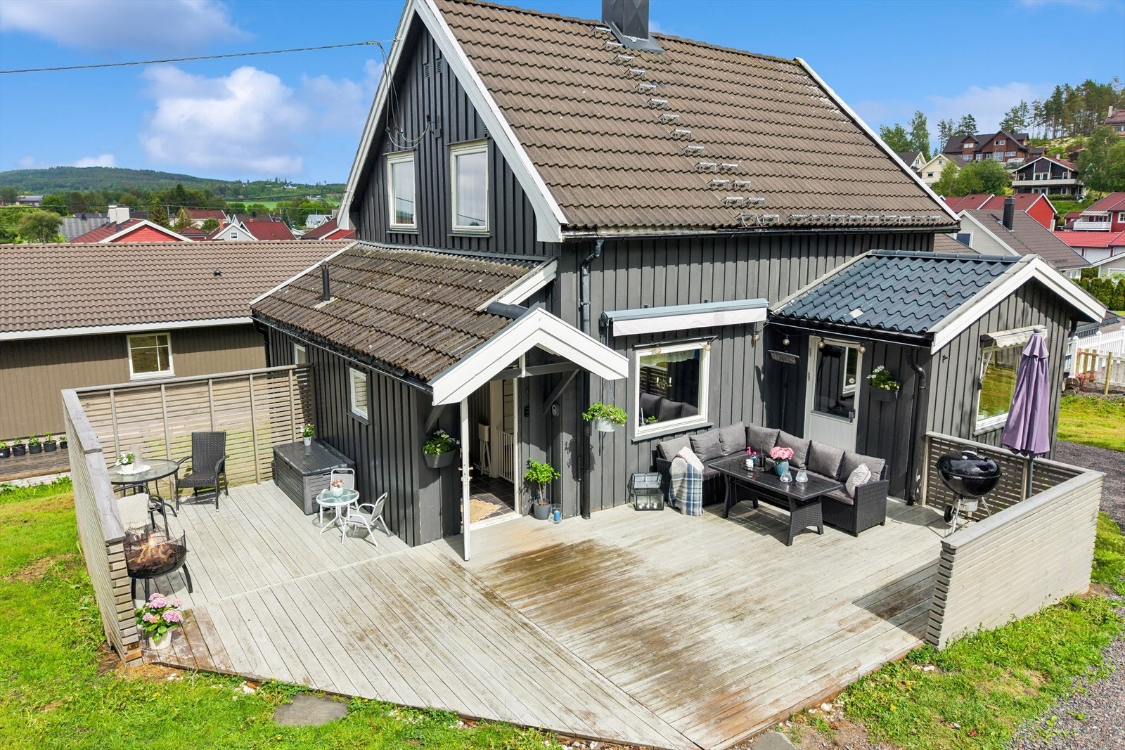 Koselig eiendom med fine utearealer! Galleribilde