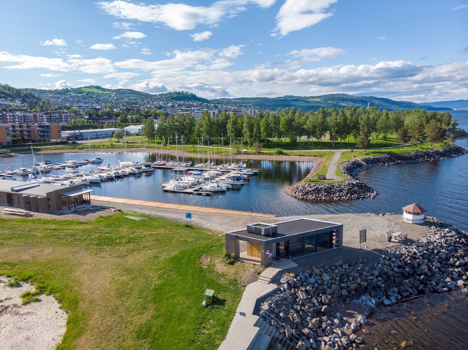 Badstu og Seilbåthavn. Galleribilde
