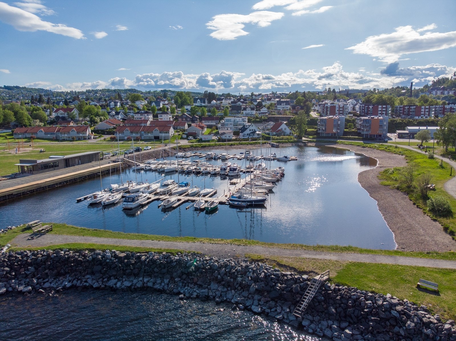 Seilbåthavna. Galleribilde