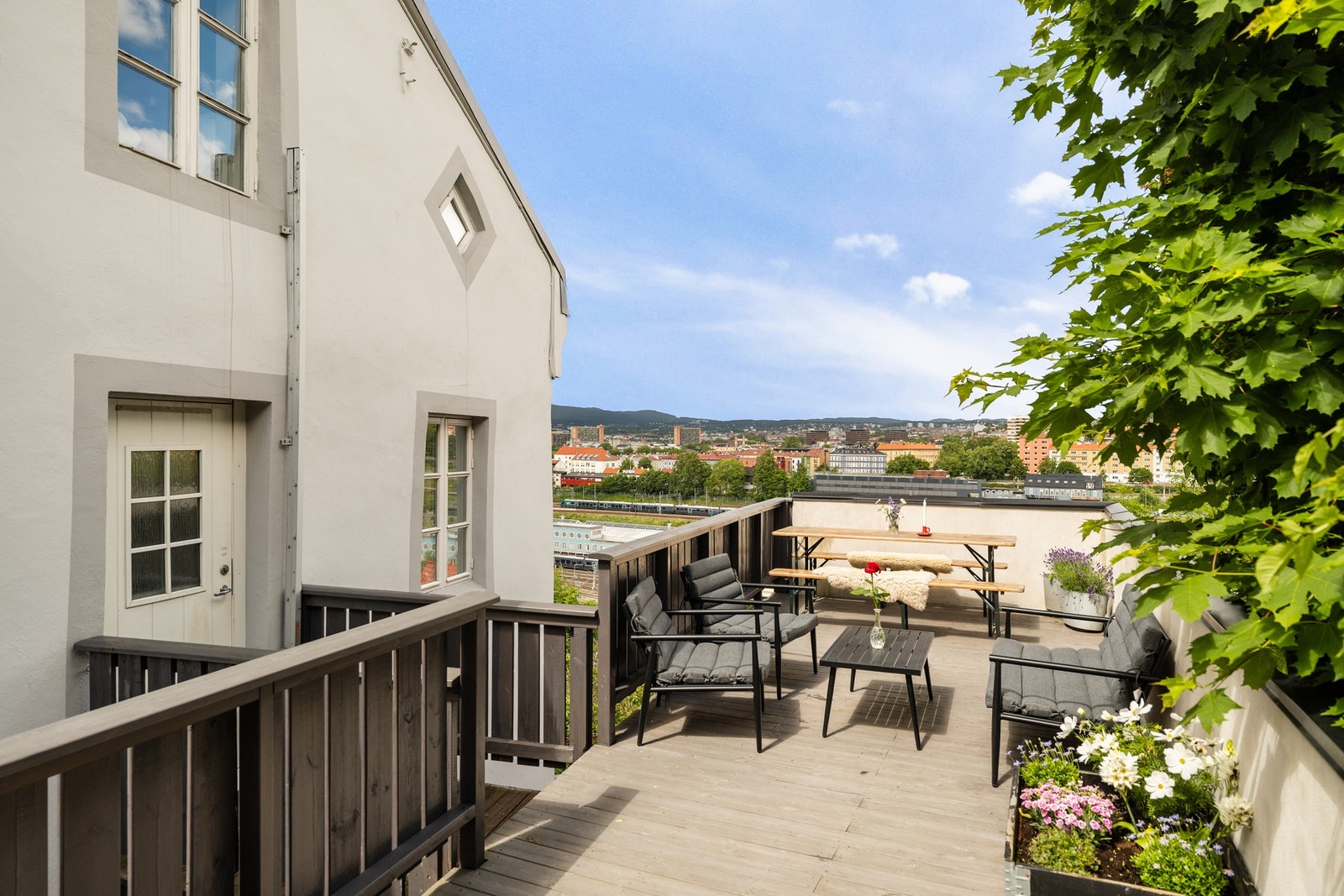 Sameiet har fantastisk felles terrasse. Galleribilde