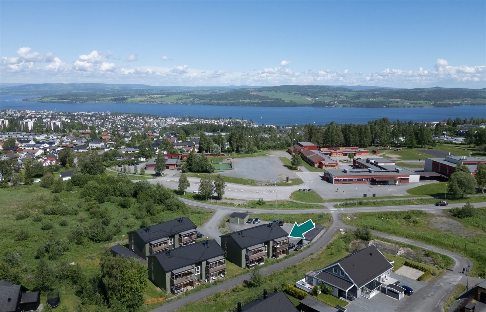 Med Kopperud skole som nærmeste nabo er dette en ideell beliggenhet for barnefamilier. Galleribilde