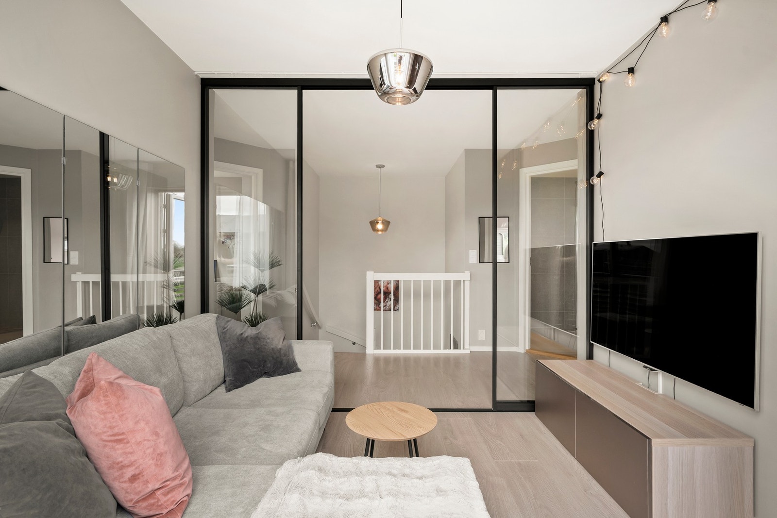 TV-stue med mange bruksmuligheter - et perfekt lekeareal for barna. Galleribilde