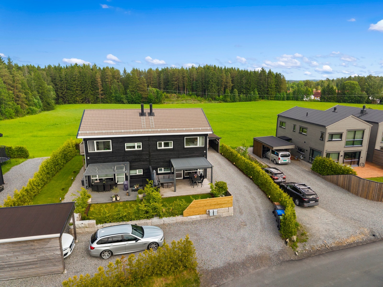 Barnevennlig og attraktiv beliggenhet på nyere boligfelt. Galleribilde