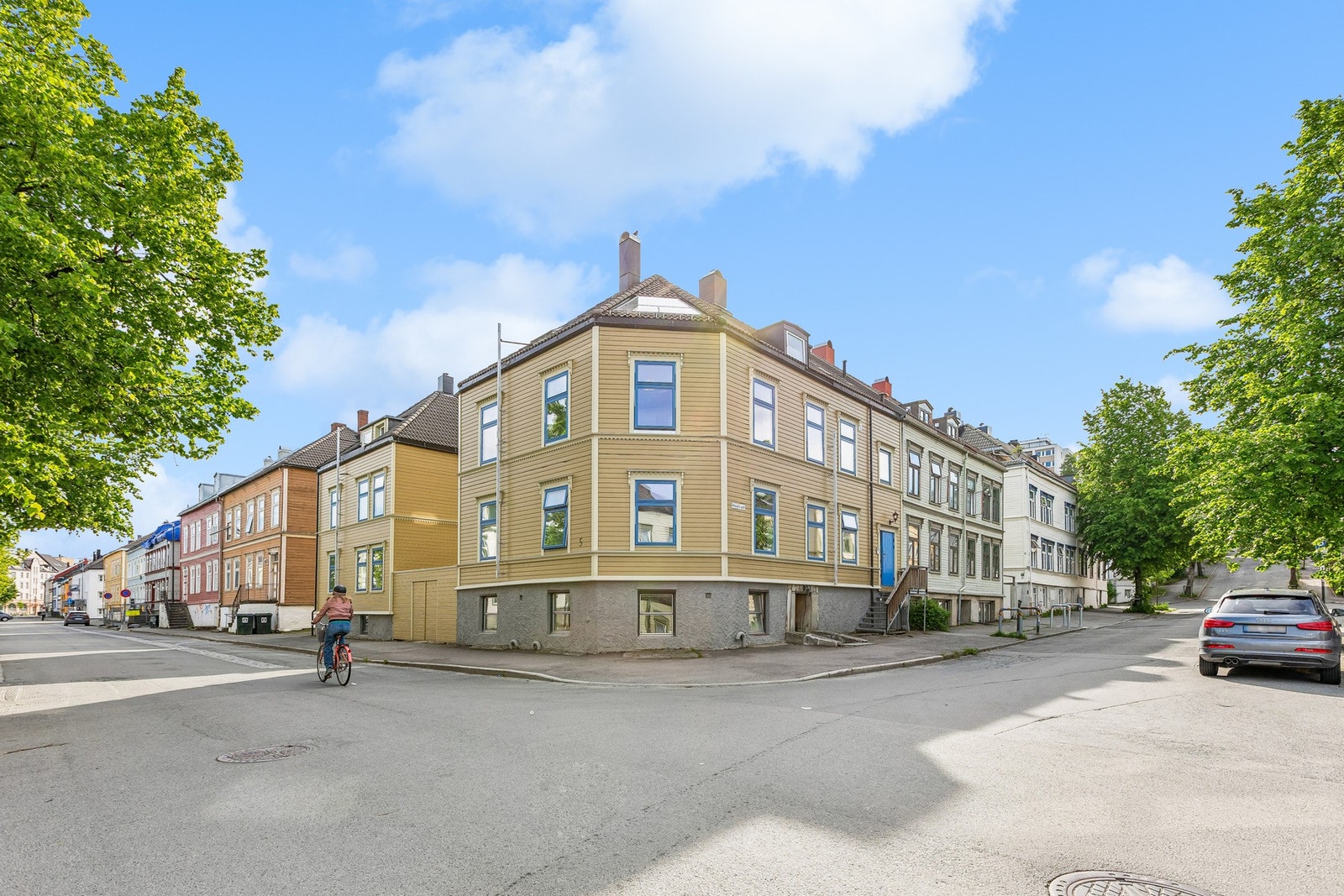EiendomsMegler 1 ved Oliver Andreassen har gleden av å presentere en sjarmerende 3-roms leilighet i Wessels gate 5A! (Foto: Efkt v/Robin Hope) Galleribilde