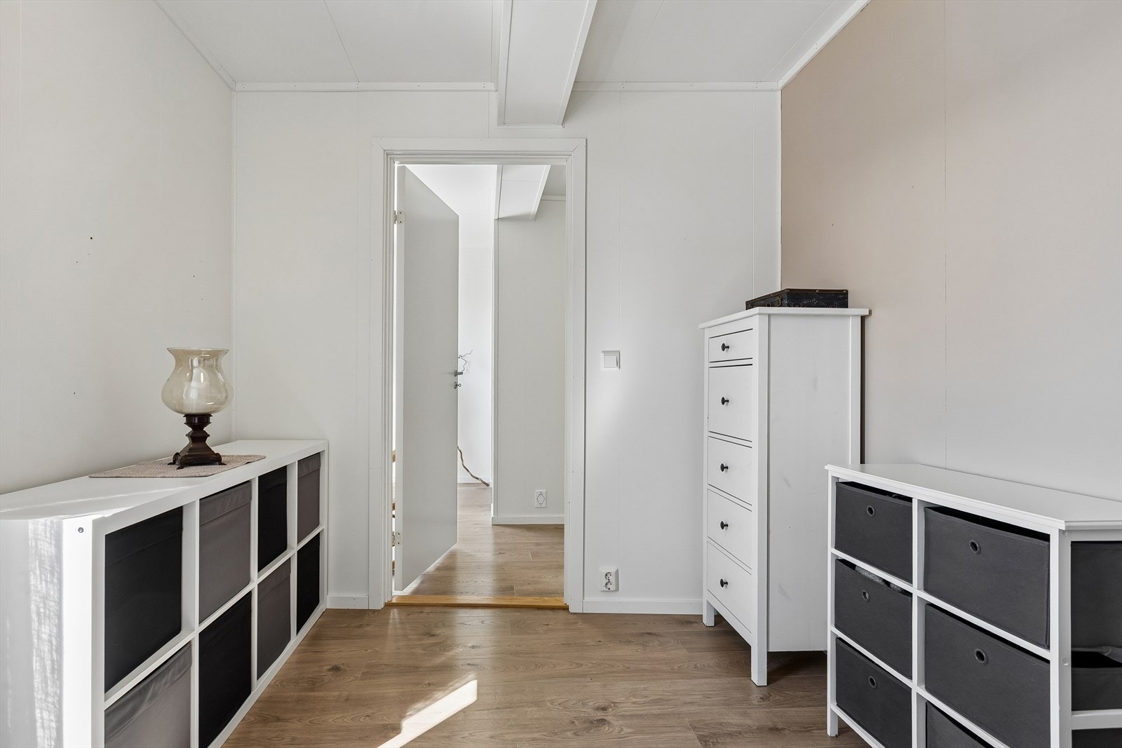 Alle soverommene er samlet i en egen, privat sone i boligens øverste plan. Galleribilde