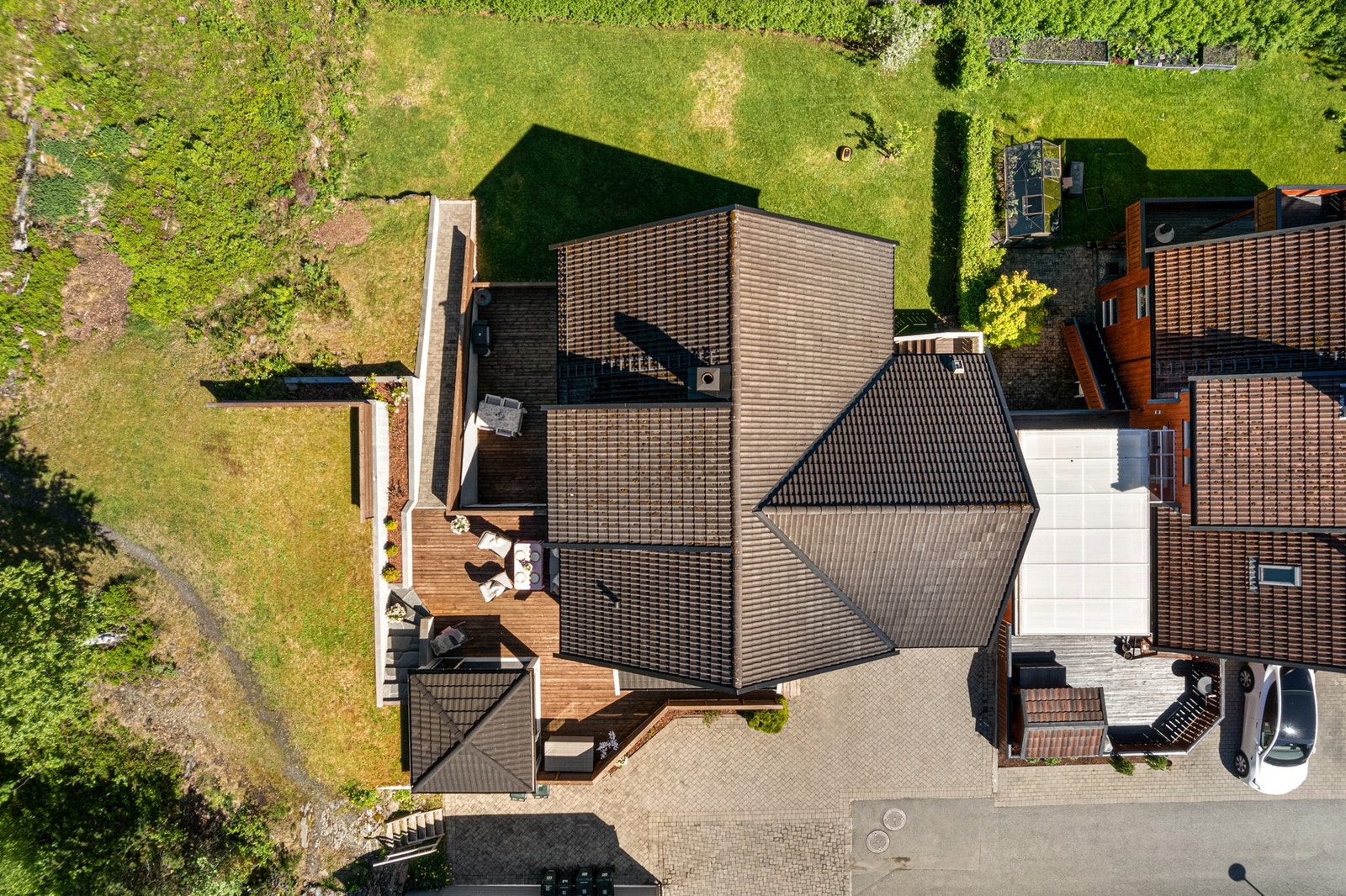 Dronebilde av eiendommen. Galleribilde