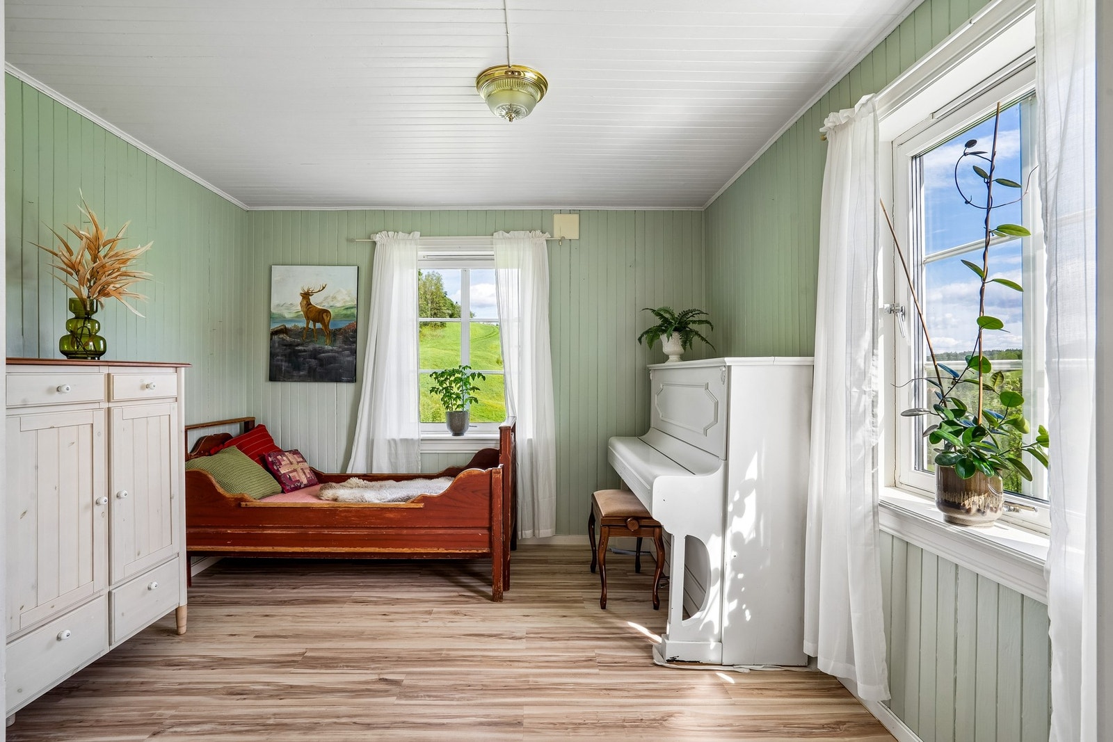 Stue i 1. etasje ved kjøkken. Galleribilde